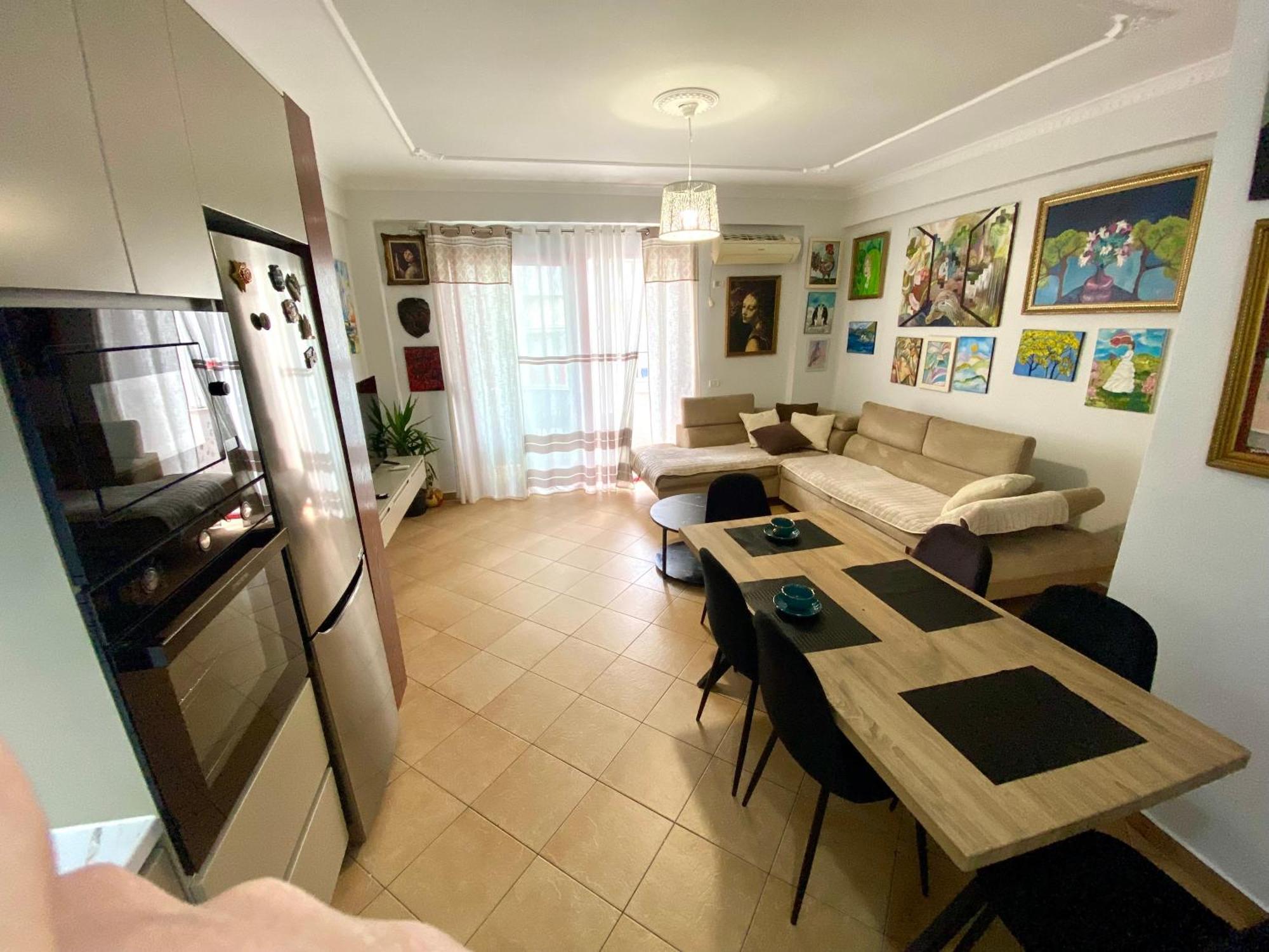 Stay At An Artist'S Place! Tiranë Luaran gambar